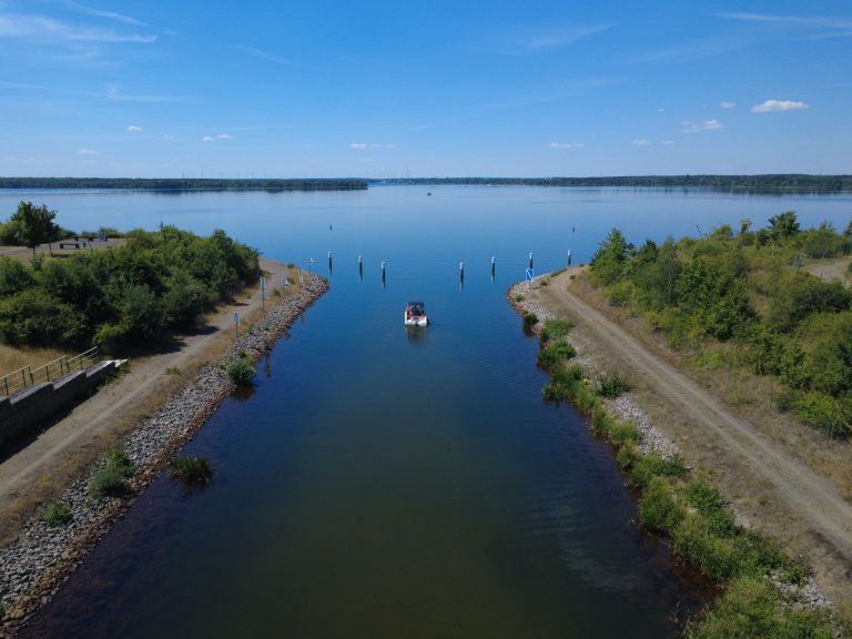 Lausitzer Seenland verbindet fünf Tagebauseen zu einem schiffbaren Gewässerverbund