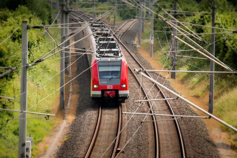 Fünf Agenturen übernehmen vier Kommunikationsbereiche der Deutschen Bahn